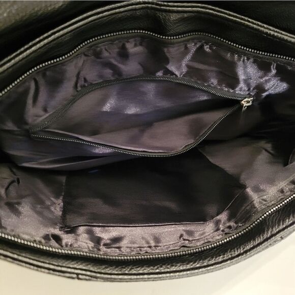 BRAND NEW EXLARGE BLACK CLUTCH - Picture 5 of 16